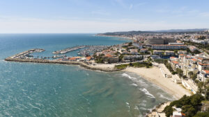 Vista aèria del Port de Sitges-Aiguadolç i del litoral de Sitges